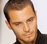 Kratko obrita frizura